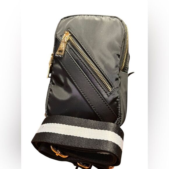 Sol & Selene Unisex Accolade Convertible Black Belt & Crossbody bag - Picture 3 of 5